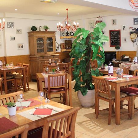 Hotel-Restaurant Les Colonnades Saint-Fulgent 외부 사진