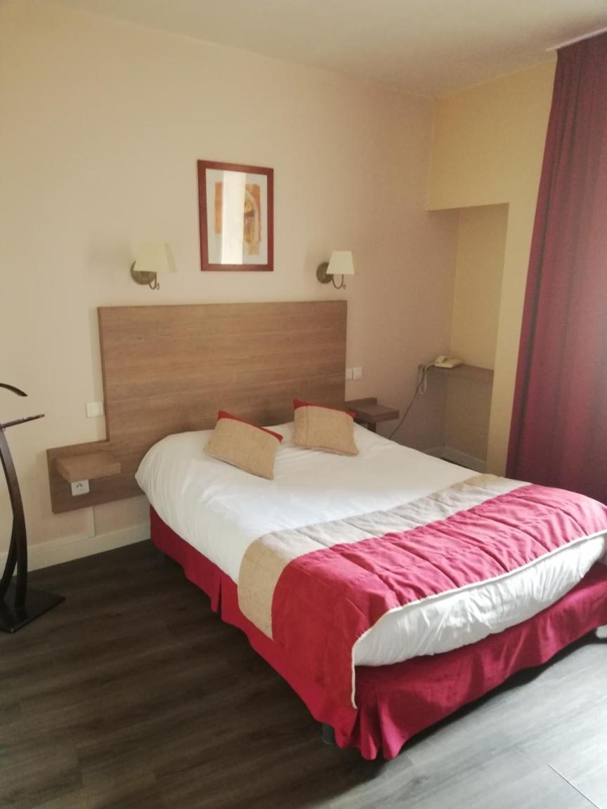 Hotel-Restaurant Les Colonnades Saint-Fulgent 외부 사진