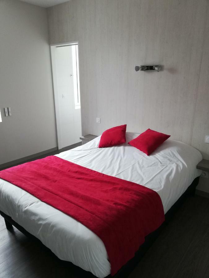 Hotel-Restaurant Les Colonnades Saint-Fulgent 외부 사진